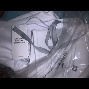 BNWT WHITE S  ZAMORA JOGGER FIGS Women’s pants